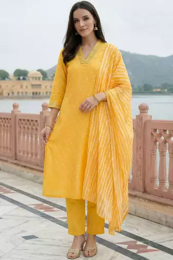 Women Ethnic Motifs Printed Regular Thread Work Kurta with Trousers & With Dupatta