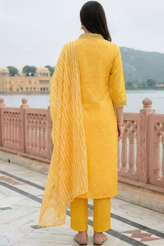 Women Ethnic Motifs Printed Regular Thread Work Kurta with Trousers & With Dupatta
