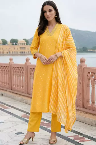 Women Ethnic Motifs Printed Regular Thread Work Kurta with Trousers & With Dupatta