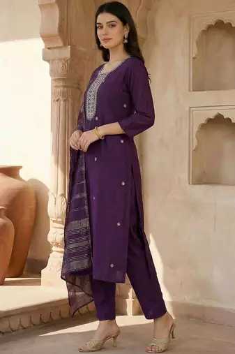 Women Ethnic Motifs Embroidered Regular Kurta with Trousers & With Dupatta