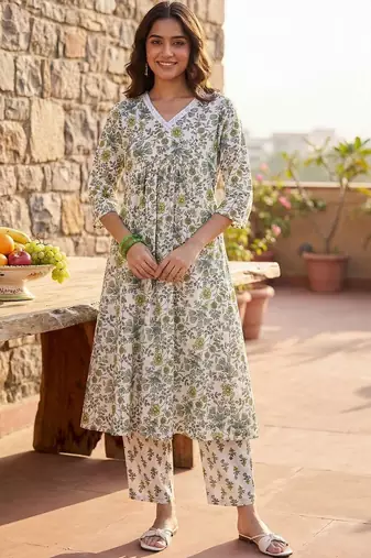 Women Floral Printed Regular Pure Cotton Kurta with Trousers & With Dupatta