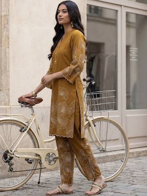 Women Floral Embroidered Regular Thread Work Pure Cotton Kurta with Trousers 3