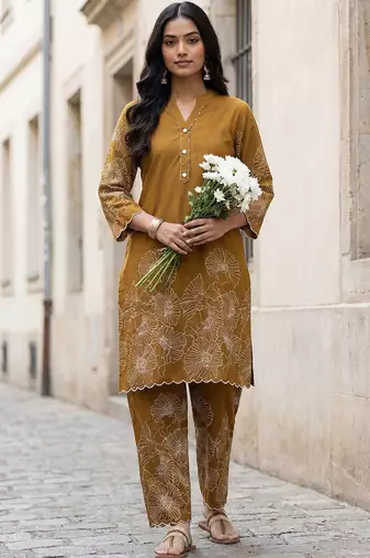 Women Floral Embroidered Regular Thread Work Pure Cotton Kurta with Trousers