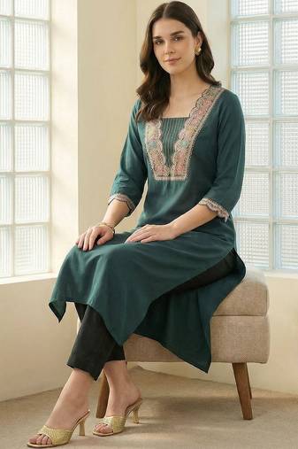 Women Ethnic Motifs Embroidered Regular Thread Work Kurta with Trousers