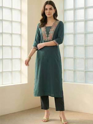 Women Ethnic Motifs Embroidered Regular Thread Work Kurta with Trousers 2