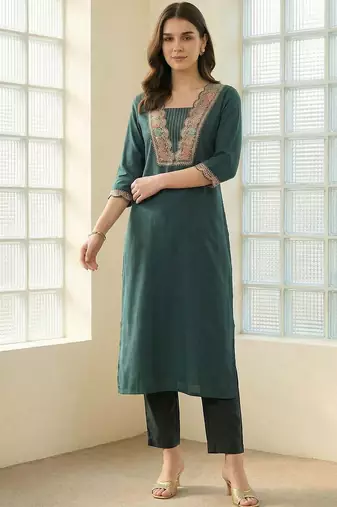 Women Ethnic Motifs Embroidered Regular Thread Work Kurta with Trousers