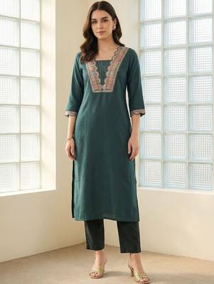 Women Ethnic Motifs Embroidered Regular Thread Work Kurta with Trousers 3
