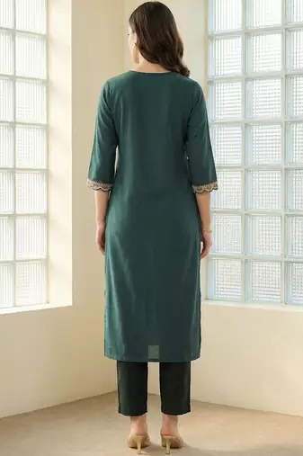 Women Ethnic Motifs Embroidered Regular Thread Work Kurta with Trousers