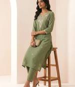 Women Ethnic Motifs Embroidered Regular Thread Work Kurta with Trousers