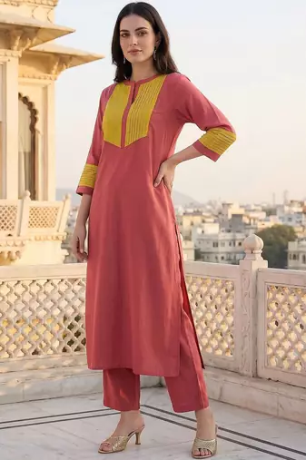 Women Colourblocked Regular Kurta with Trousers
