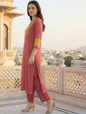 Women Colourblocked Regular Kurta with Trousers 2