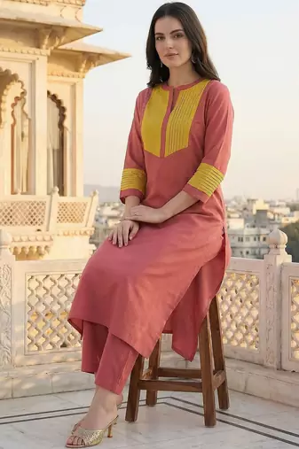 Women Colourblocked Regular Kurta with Trousers