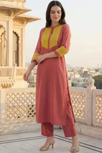 Women Colourblocked Regular Kurta with Trousers