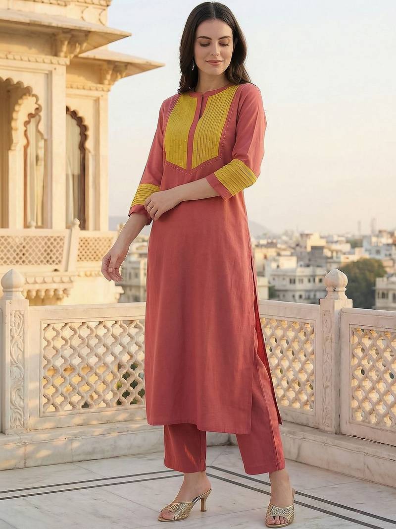 Women Colourblocked Regular Kurta with Trousers