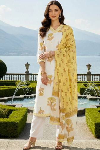 Women Floral Printed Regular Pure Cotton Kurta with Trousers & With Dupatta