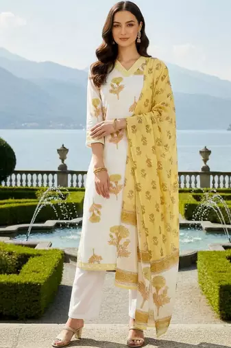 Women Floral Printed Regular Pure Cotton Kurta with Trousers & With Dupatta