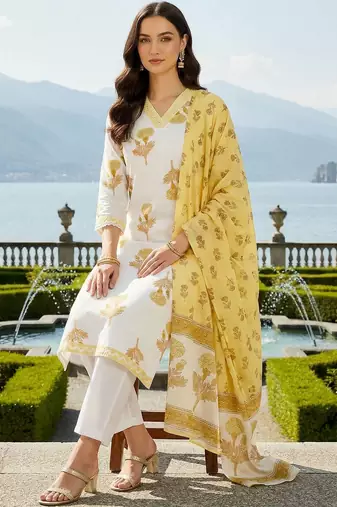 Women Floral Printed Regular Pure Cotton Kurta with Trousers & With Dupatta