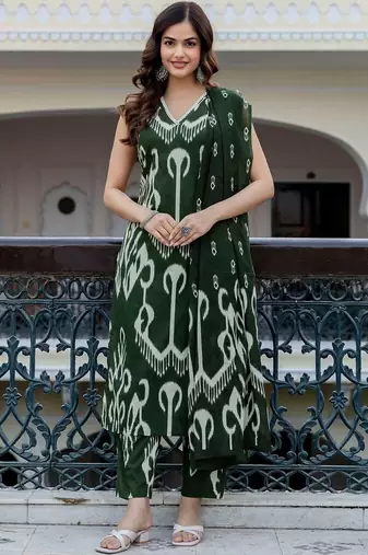 Women Printed Regular Pure Cotton Kurta with Trousers & With Dupatta