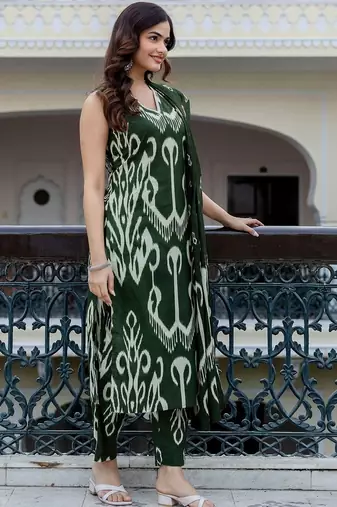 Women Printed Regular Pure Cotton Kurta with Trousers & With Dupatta