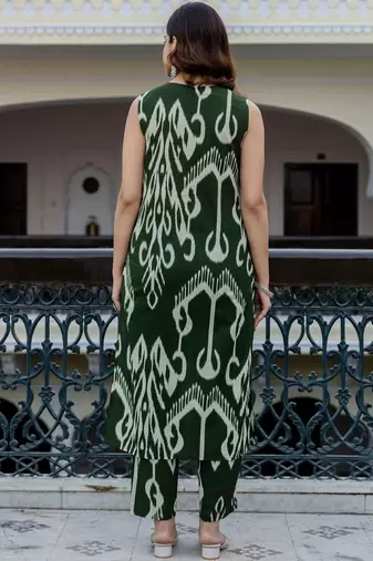 Women Printed Regular Pure Cotton Kurta with Trousers & With Dupatta