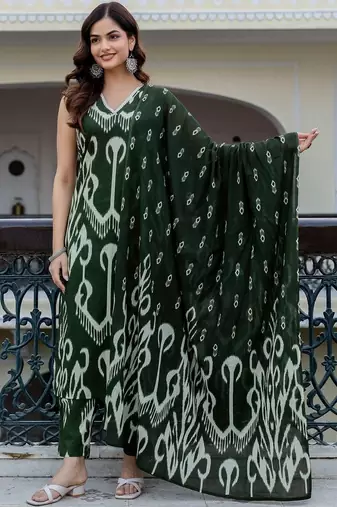 Women Printed Regular Pure Cotton Kurta with Trousers & With Dupatta