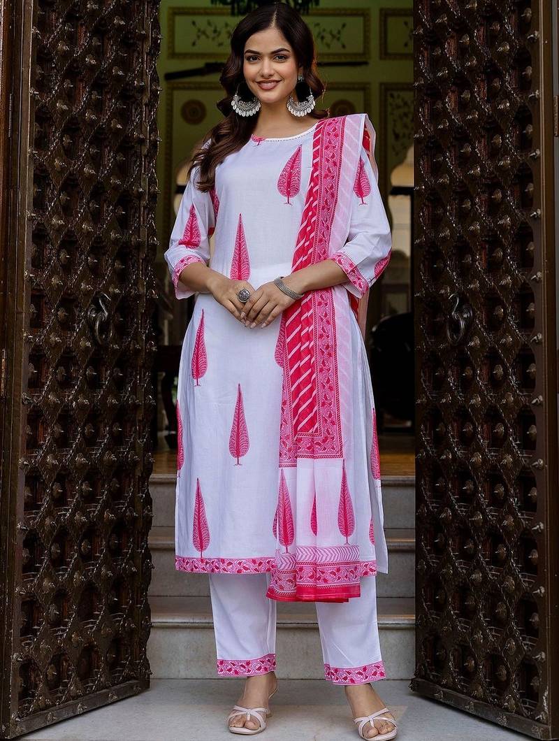 Women Printed Regular Pure Cotton Kurta with Trousers & With Dupatta