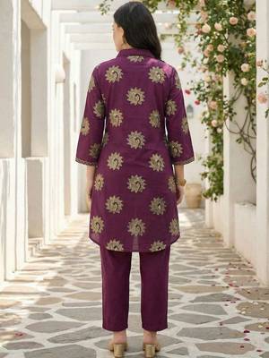 Women Ethnic Motifs Printed Regular Pure Cotton Kurta with Trousers 4