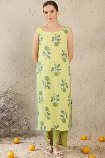 Women Floral Printed Regular Pure Cotton Kurta with Trousers & With Dupatta