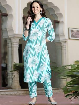 Women Floral Printed Regular Pure Cotton Kurta with Trousers 1