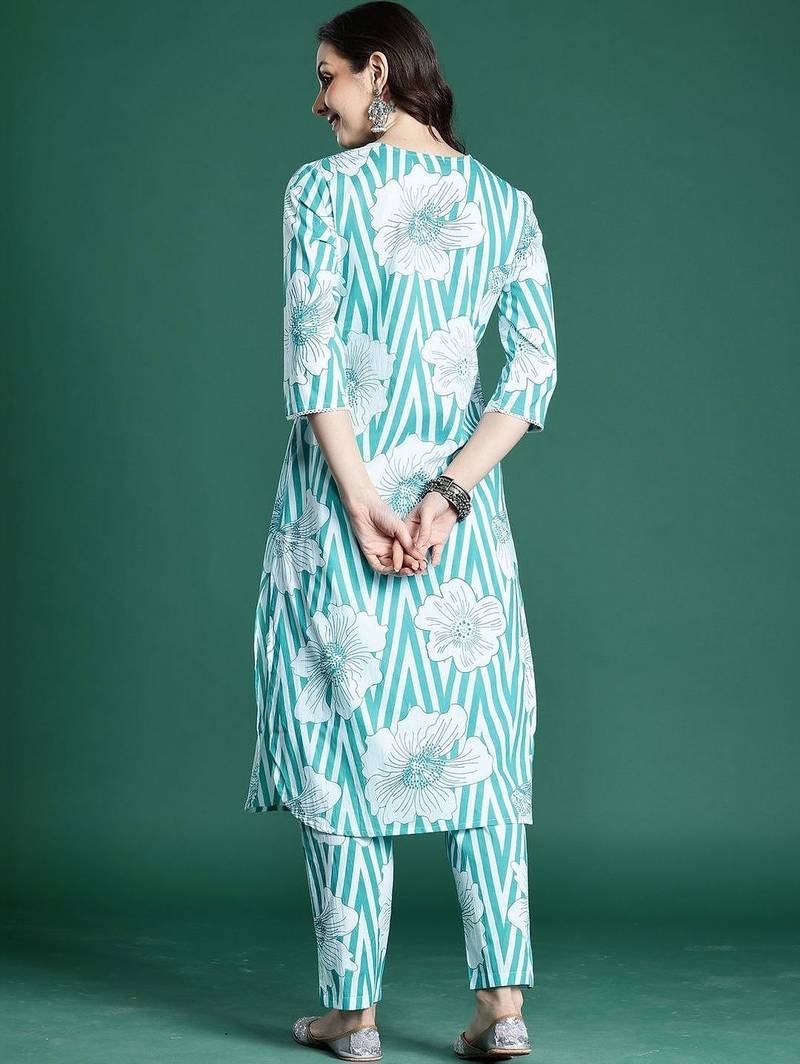 Women Floral Printed Regular Pure Cotton Kurta with Trousers