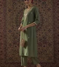 Ethnic Motifs Embroidered Thread Work Kurta With Trousers