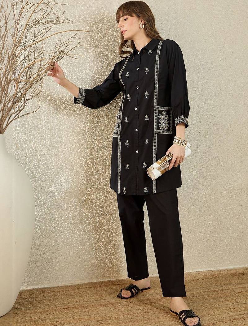 Women Ethnic Motifs Embroidered Regular Thread Work Pure Cotton Kurta with Trousers