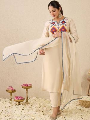 Women Ethnic Motifs Printed Kurta with Trousers & Dupatta 1