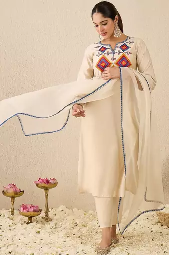 Women Ethnic Motifs Printed Kurta with Trousers & Dupatta