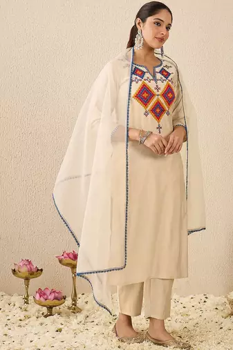 Women Ethnic Motifs Printed Kurta with Trousers & Dupatta