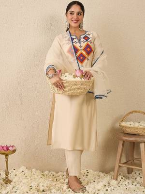 Women Ethnic Motifs Printed Kurta with Trousers & Dupatta 4