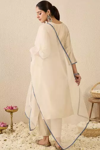 Women Ethnic Motifs Printed Kurta with Trousers & Dupatta