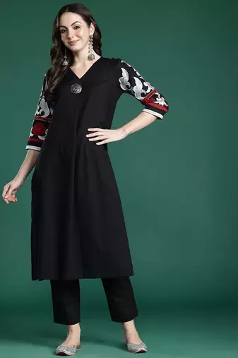Floral Embroidered Pure Cotton Kurta with Trousers
