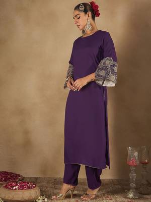 Women Floral Embroidered Regular Kurta with Trousers 5