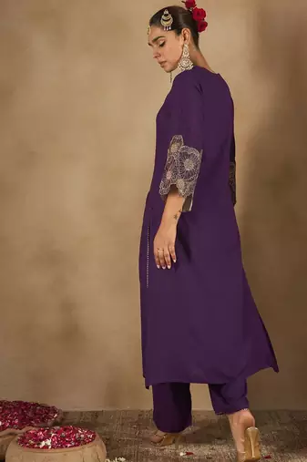 Women Floral Embroidered Regular Kurta with Trousers