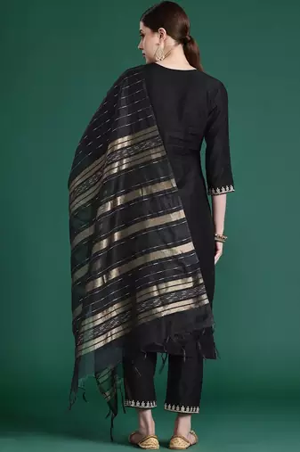 Women Ethnic Motifs Embroidered Regular Thread Work Liva Kurta with Trousers & With Dupatta