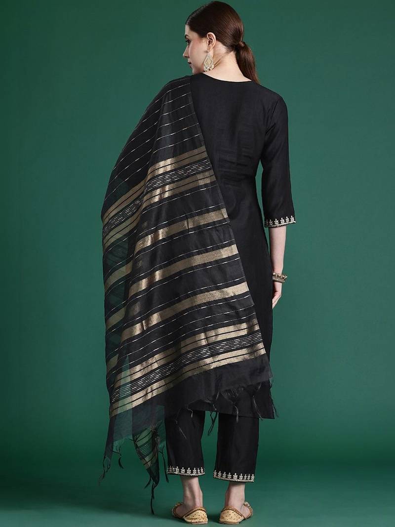 Women Ethnic Motifs Embroidered Regular Thread Work Liva Kurta with Trousers & With Dupatta