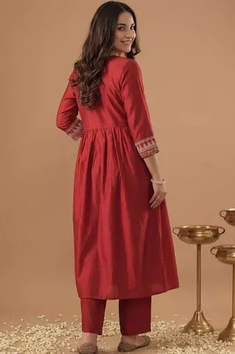 Women Ethnic Motifs Embroidered Regular Liva Kurta with Trousers