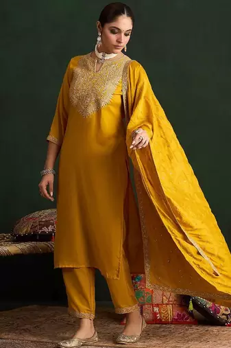 Women Paisley Embroidered Regular Kurta with Trousers & With Dupatta