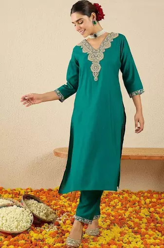 Women Ethnic Motifs Embroidered Regular Thread Work Kurta with Trousers