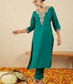 Women Ethnic Motifs Embroidered Regular Thread Work Kurta with Trousers