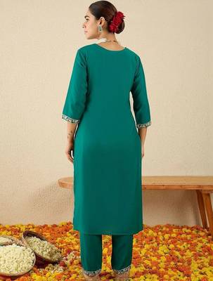 Women Ethnic Motifs Embroidered Regular Thread Work Kurta with Trousers 7