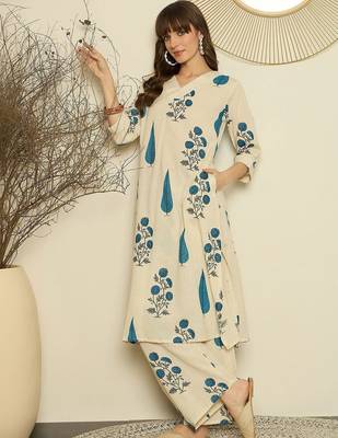Women Floral Printed Regular Thread Work Kurta with Palazzos 2