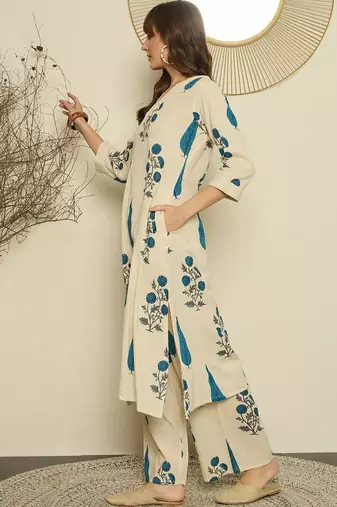 Women Floral Printed Regular Thread Work Kurta with Palazzos