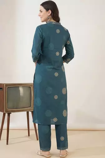 Women Floral Printed Regular Thread Work Pure Cotton Kurta with Trousers